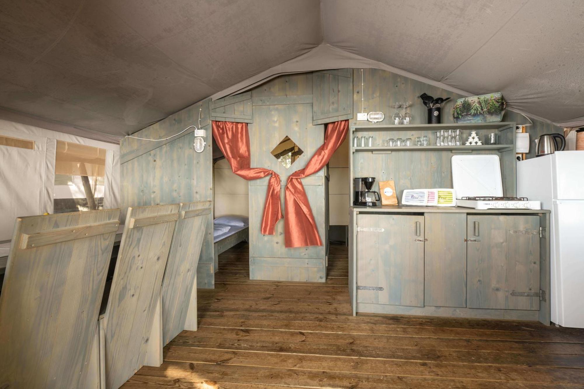 Koversada Camping Resort 브르사르 객실 사진