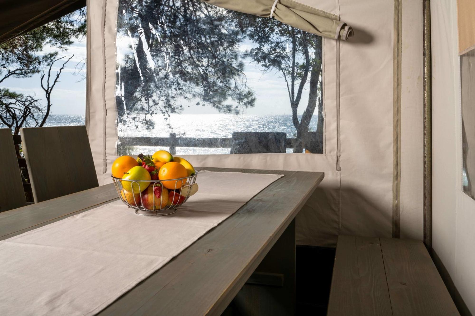 Koversada Camping Resort 브르사르 객실 사진